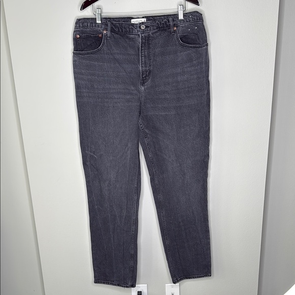 Abercrombie & Fitch 90's Straight Ultra High Rise Jeans Dark Wash Size 34/18L - Picture 1 of 9